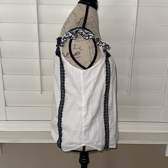 Point Sur eyelet trim top - Picture 4 of 13